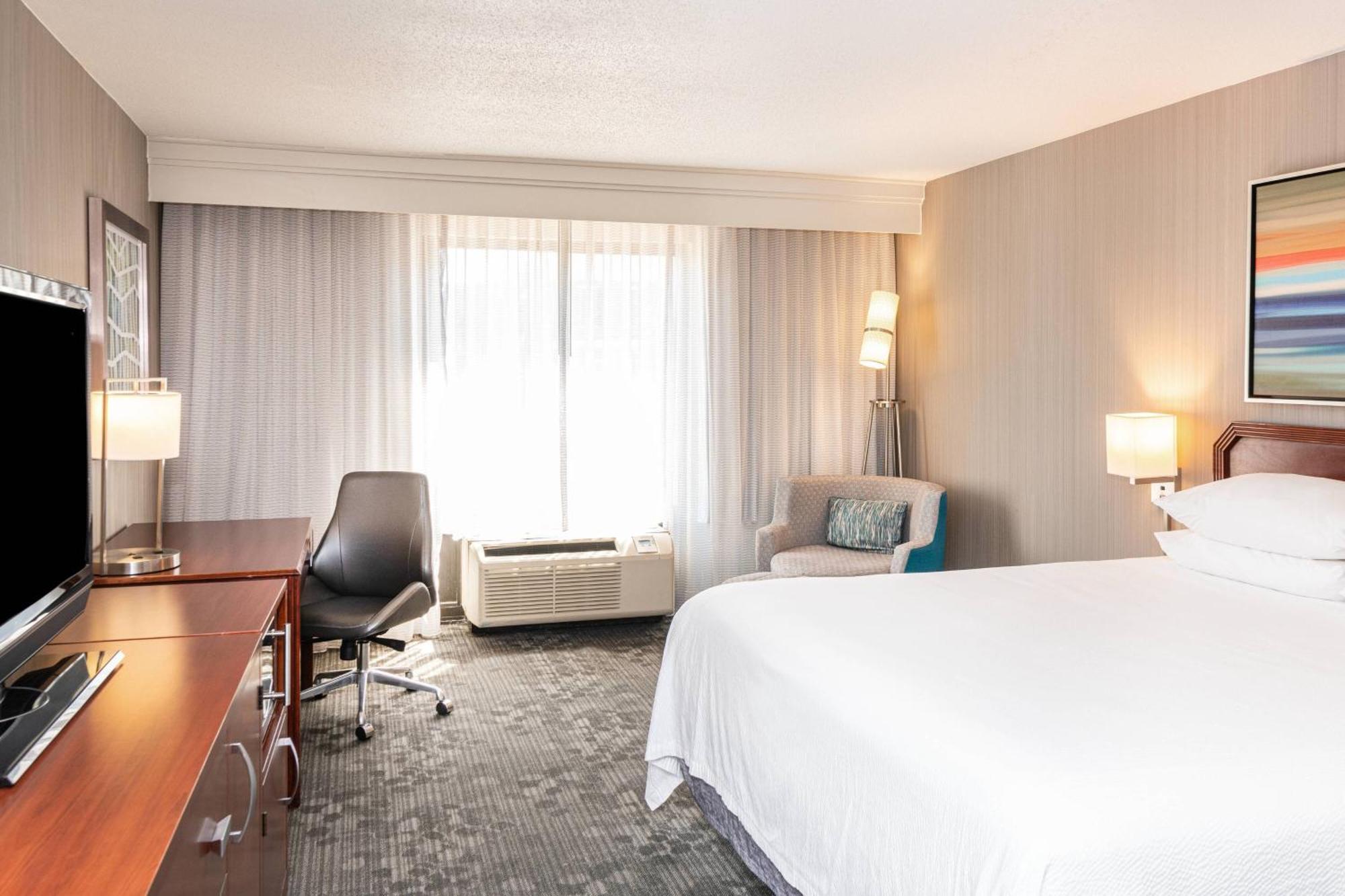 Courtyard By Marriott Bloomington Otel Dış mekan fotoğraf