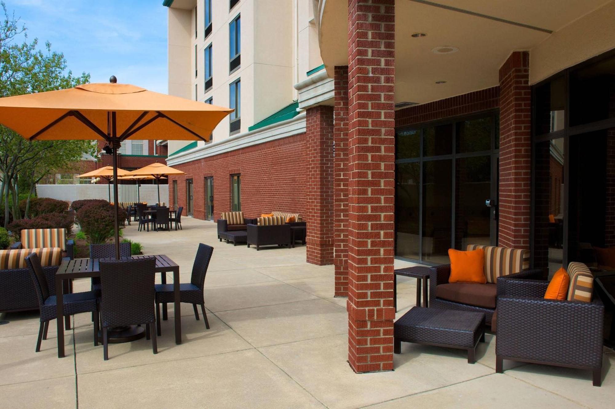 Courtyard By Marriott Bloomington Otel Dış mekan fotoğraf