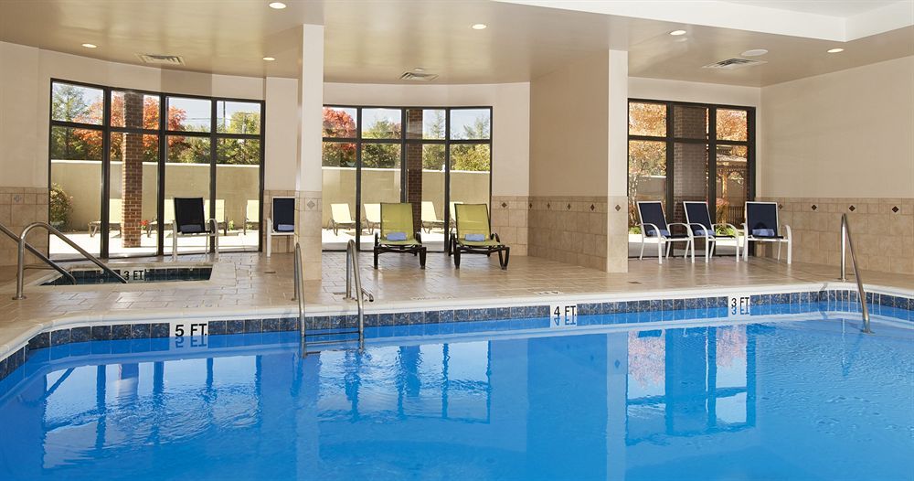 Courtyard By Marriott Bloomington Otel Dış mekan fotoğraf