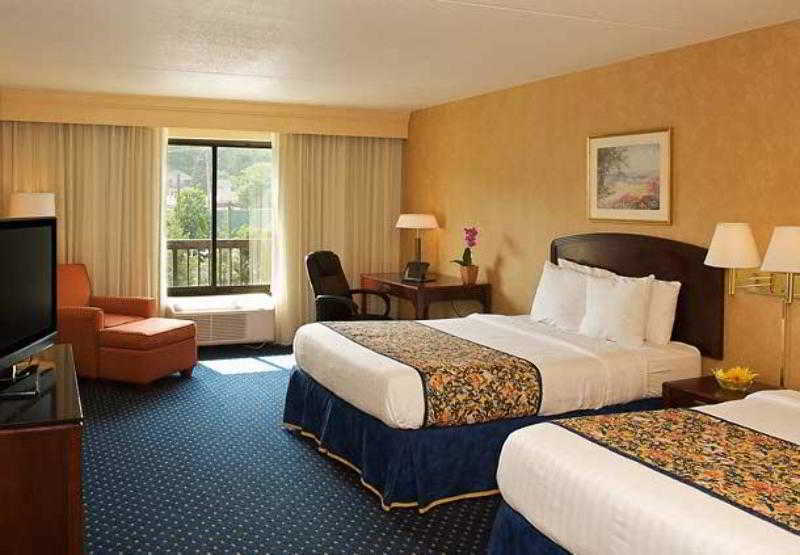 Courtyard By Marriott Bloomington Otel Oda fotoğraf