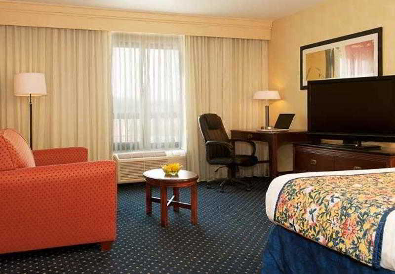 Courtyard By Marriott Bloomington Otel Dış mekan fotoğraf